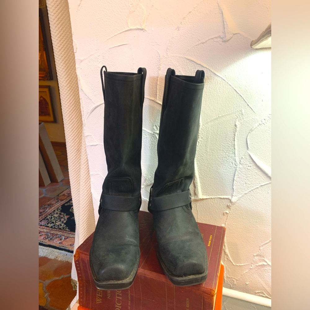 Target brand leather boots! So cute on. In excellent condition.